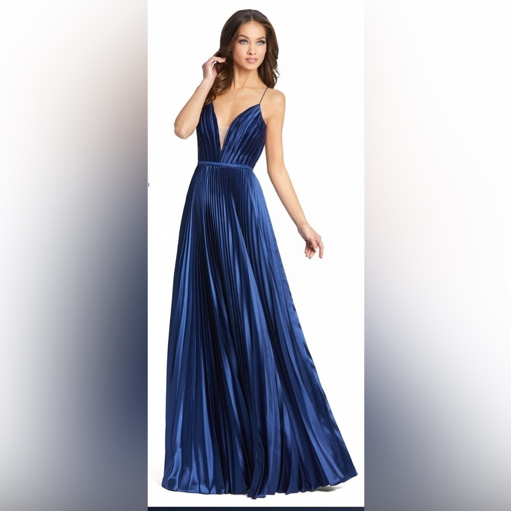 Mac Duggal 49039 NWT Plunge Neck Pleated Evening Gown
